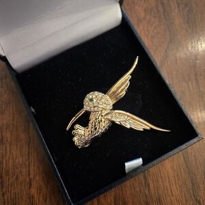 Vintage Hovering Hummingbird Pin Brooch Rhinestone Gold Tone Green Eye In Box
